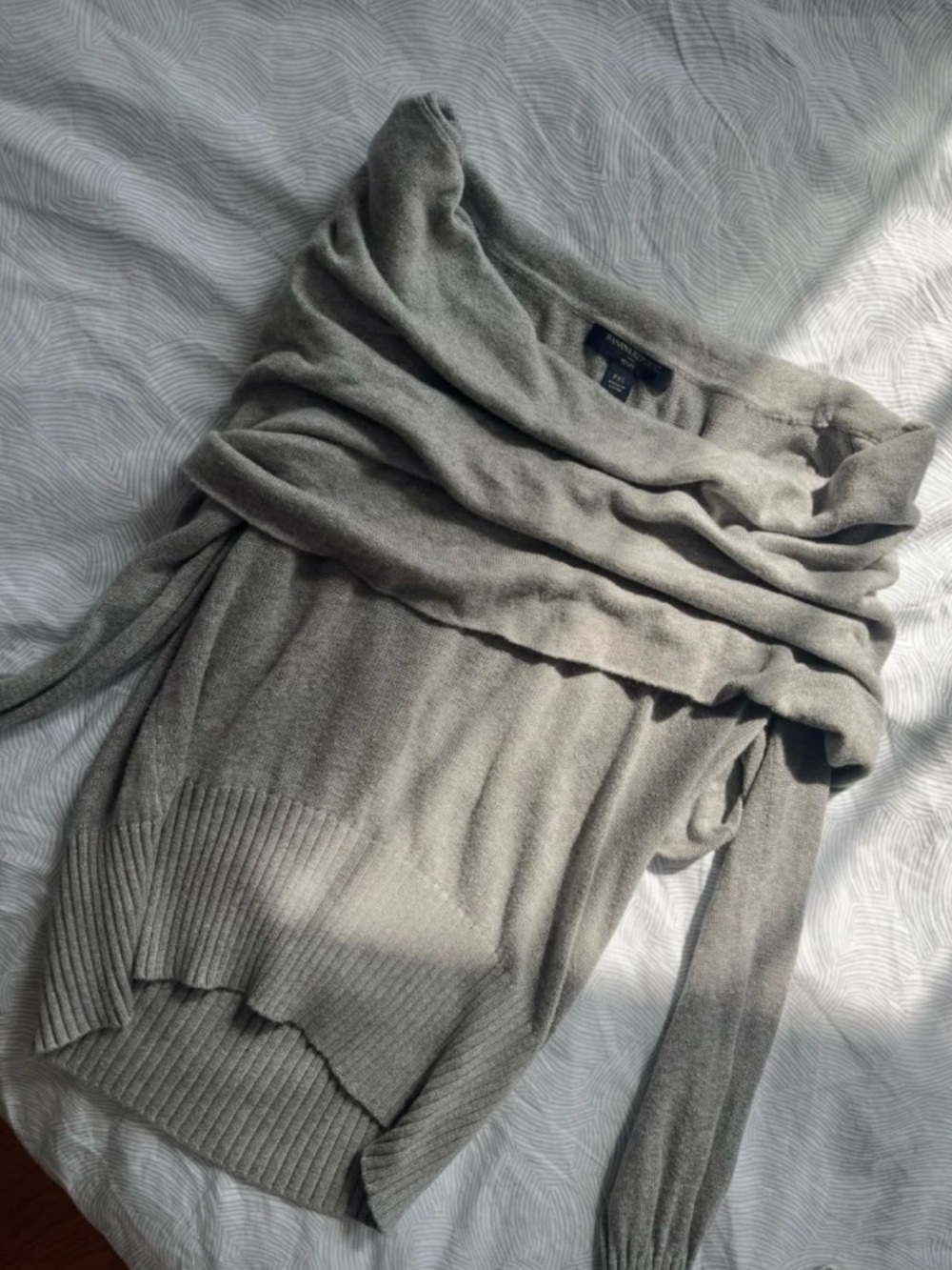 Banana Republic off-shoulder gray long sleeve top